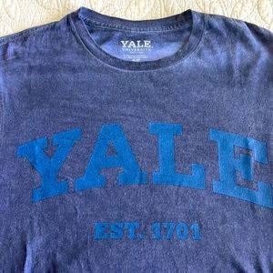 Yale university T shirt